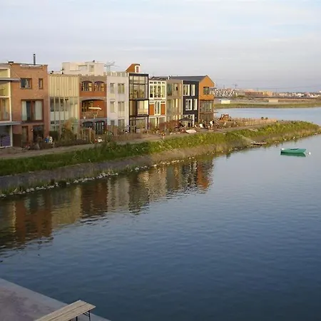 Gasthof Private Eco Wooden Studio With Bath And Bikes And Garden Amsterdam