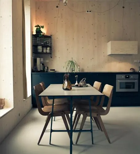 Pensión Private Eco Wooden Studio With Bath And Bikes And Garden *