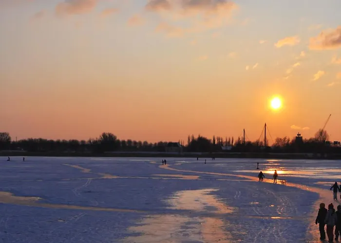Private Eco Wooden Studio With Bath And Bikes And Garden *