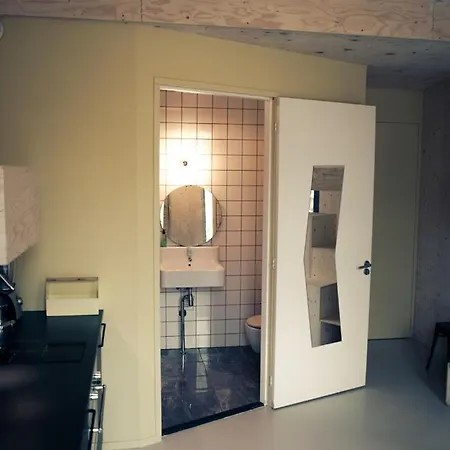 Penzion Private Eco Wooden Studio With Bath And Bikes And Garden Amsterdam